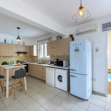ヴィラ You And Your Family Will Love This 5 Star With Private Pool, Protaras 1458 *
