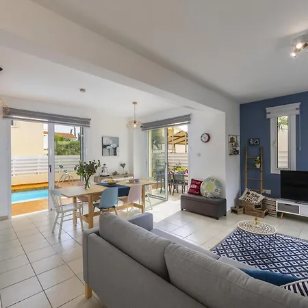 You And Your Family Will Love This 5 Star With Private Pool, Protaras 1458 *