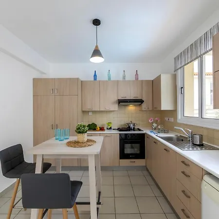 You And Your Family Will Love This 5 Star With Private Pool, Protaras 1458 パラリムニ